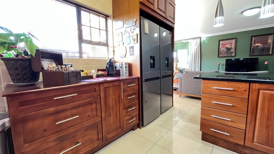 3 Bedroom Property for Sale in Heiderand Western Cape